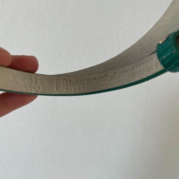 White house black market bow green and gold belt - Picture 2 of 6